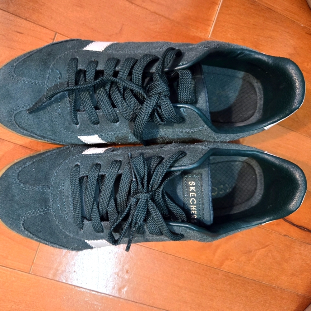 Sketchers women's sneakers, size 8